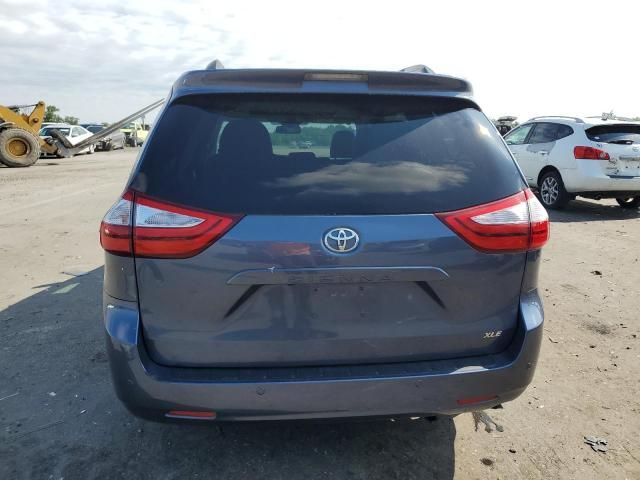 2017 Toyota Sienna XLE