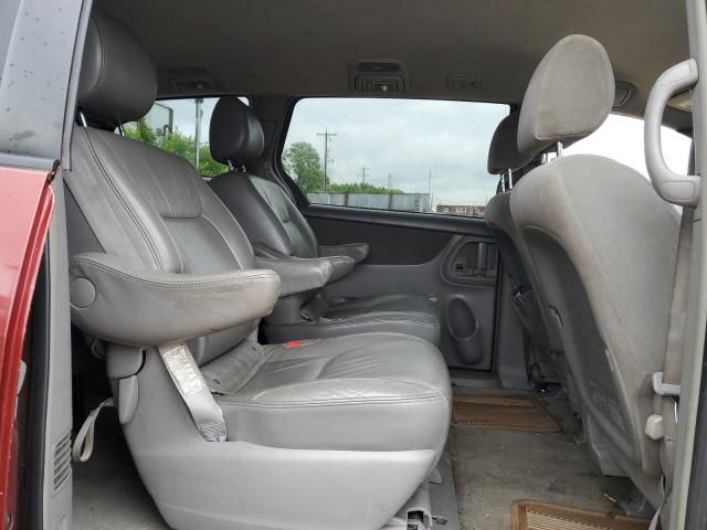 2004 Toyota Sienna CE