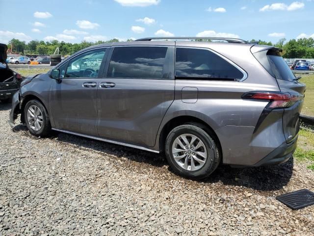 2022 Toyota Sienna XLE