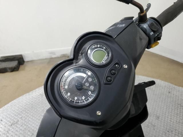 2015 Genuine Scooter Co. Hooligan 170I