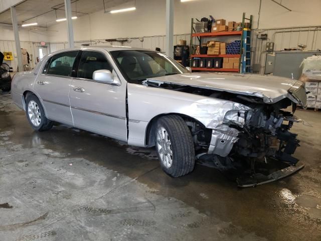 2011 Lincoln Town Car Signature Limited