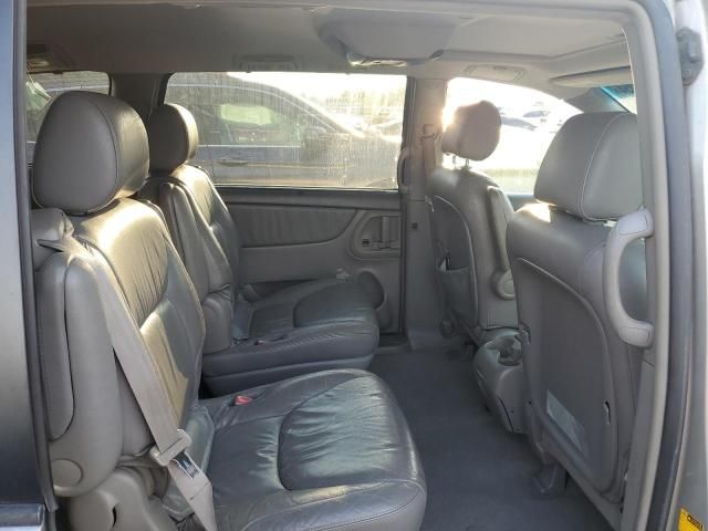 2004 Toyota Sienna XLE