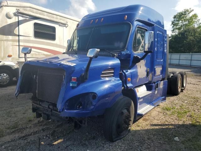 2015 Freightliner Cascadia 113