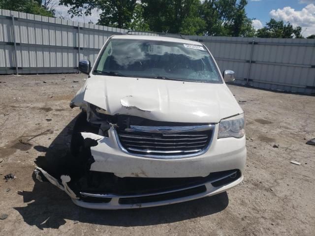 2013 Chrysler Town & Country Touring L