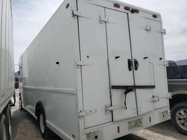 1999 Freightliner Chassis M Line WALK-IN Van