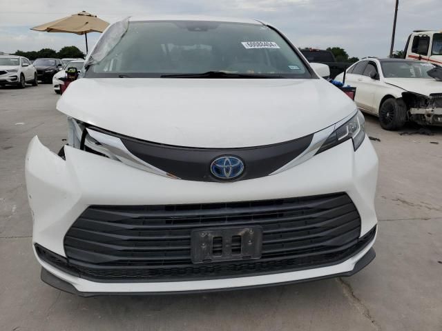 2021 Toyota Sienna LE