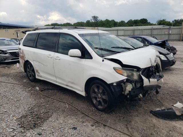 2011 Toyota Sienna Sport