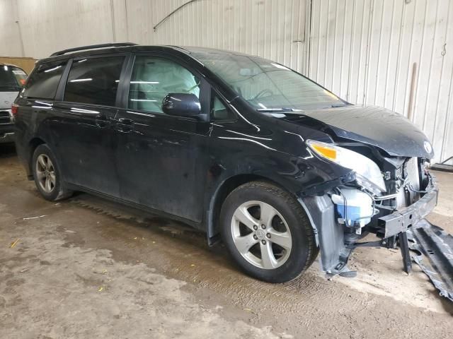 2016 Toyota Sienna LE