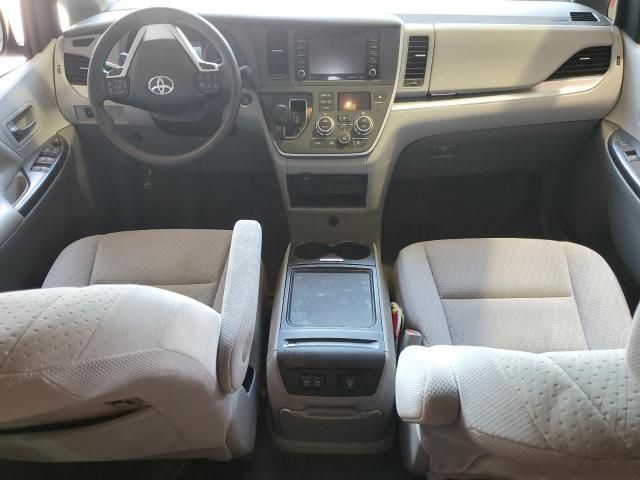 2020 Toyota Sienna LE