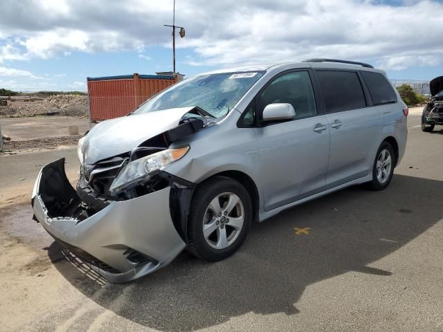 2019 Toyota Sienna LE