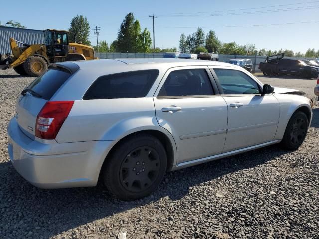 2005 Dodge Magnum SE