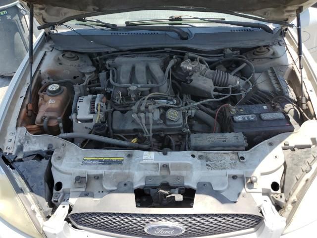 2005 Ford Taurus SE