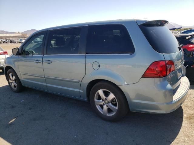 2010 Volkswagen Routan SE