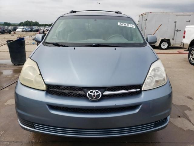 2004 Toyota Sienna XLE