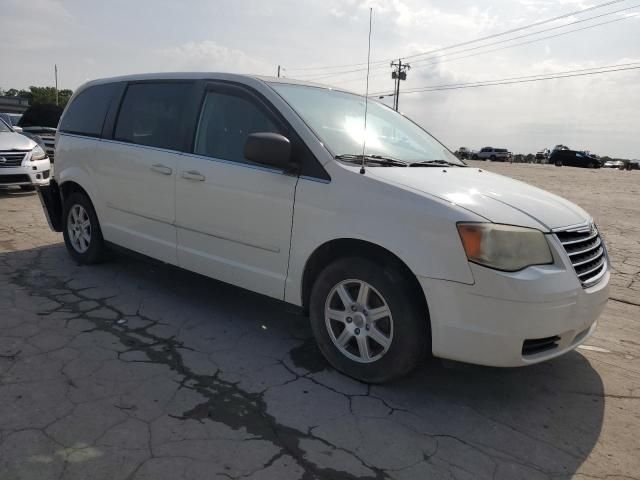 2010 Chrysler Town & Country LX