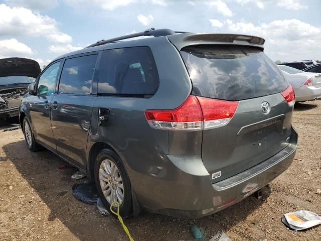 2014 Toyota Sienna XLE