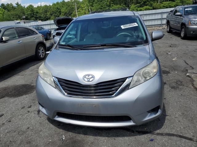 2013 Toyota Sienna LE