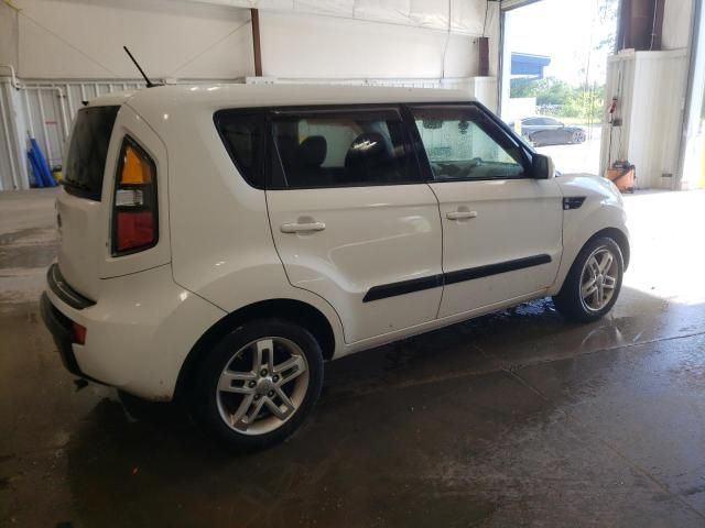 2011 KIA Soul +