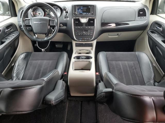 2016 Chrysler Town & Country Limited