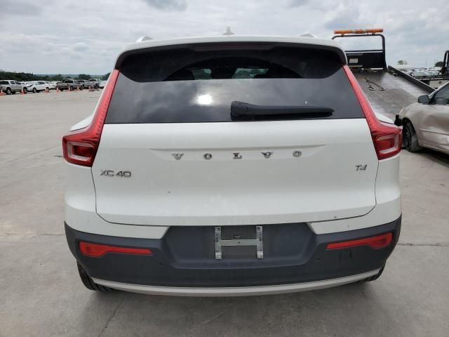 2019 Volvo XC40 T4 Momentum