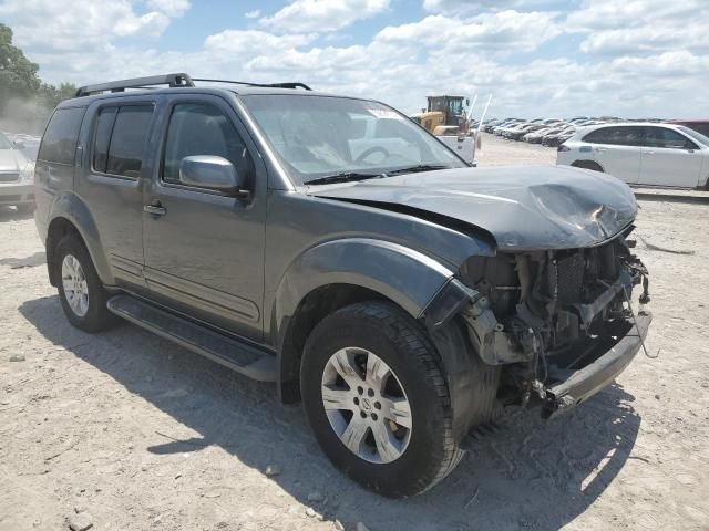 2005 Nissan Pathfinder LE