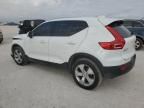 2020 Volvo XC40 T4 Momentum