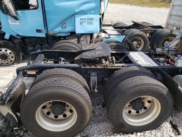 2012 Freightliner Cascadia 125