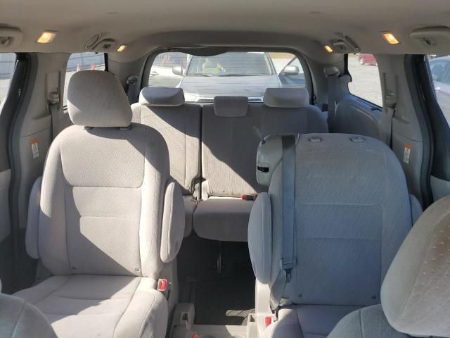 2017 Toyota Sienna LE