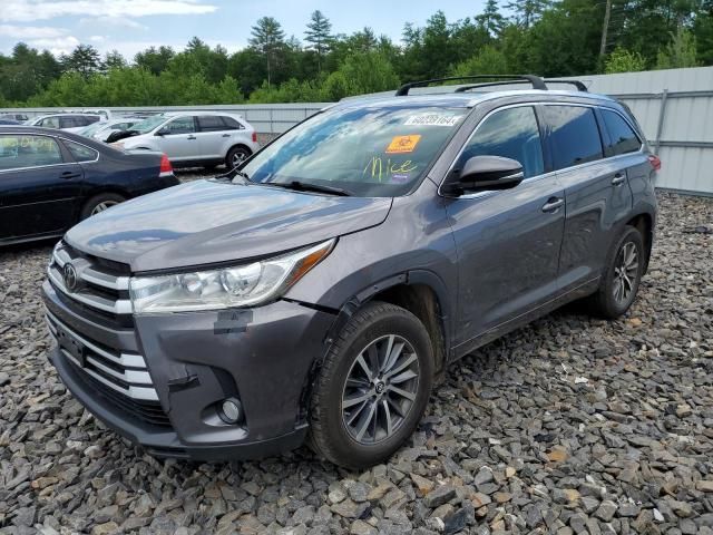 2017 Toyota Highlander SE