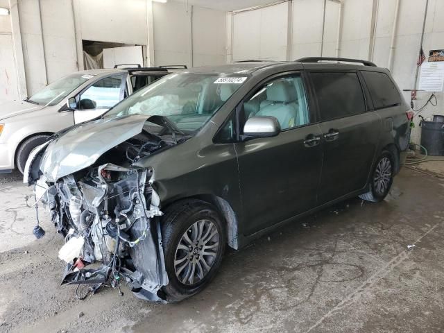 2019 Toyota Sienna XLE