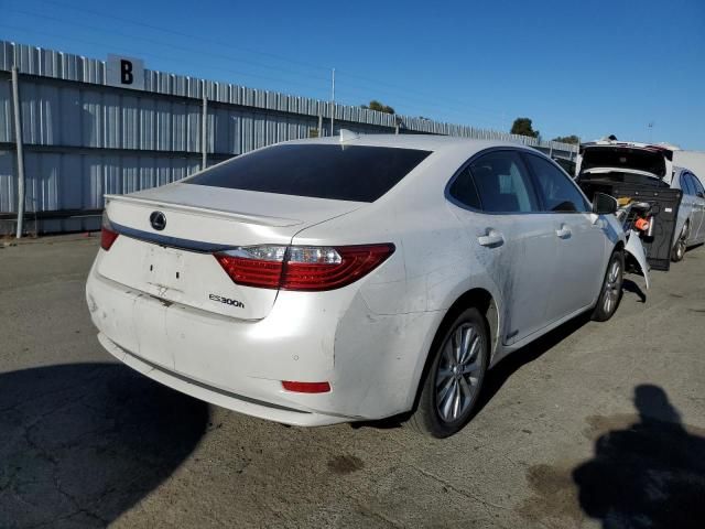 2015 Lexus ES 300H