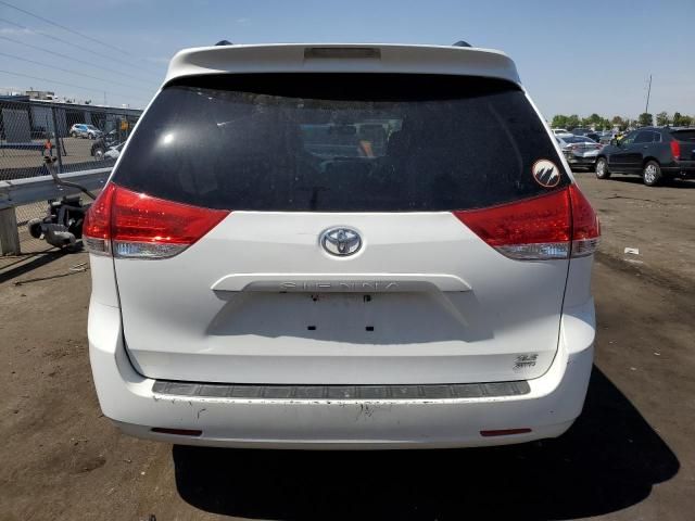 2013 Toyota Sienna XLE