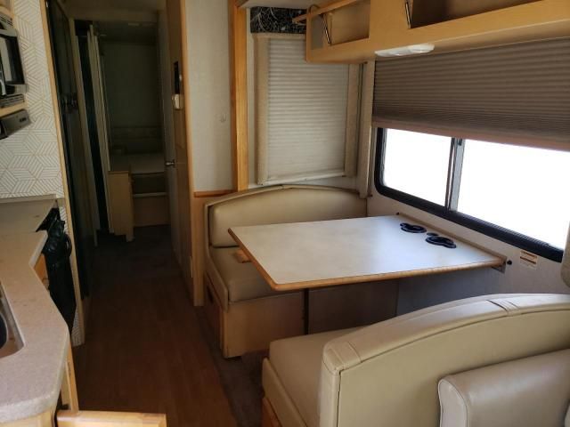 2005 Fleetwood 2005 Workhorse Custom Chassis Motorhome Chassis W2