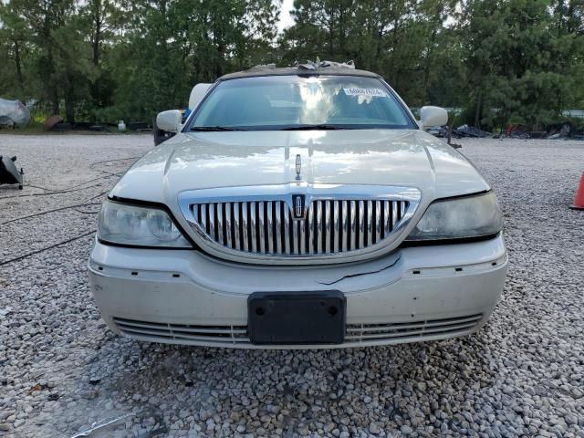 2006 Lincoln Town Car Signature