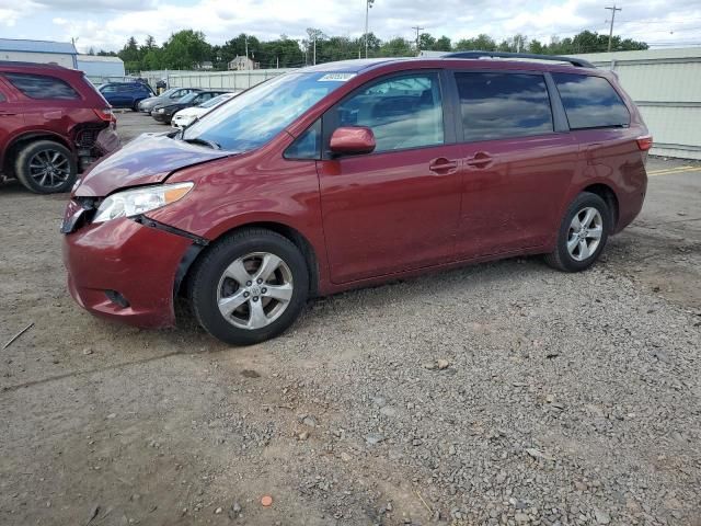 2017 Toyota Sienna LE