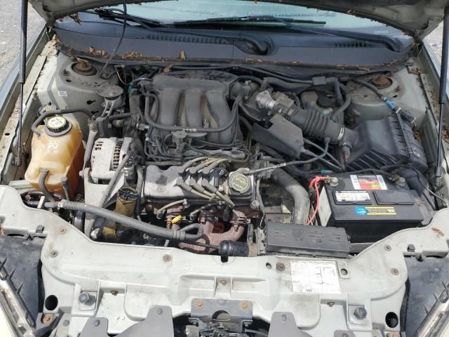 2004 Ford Taurus SE