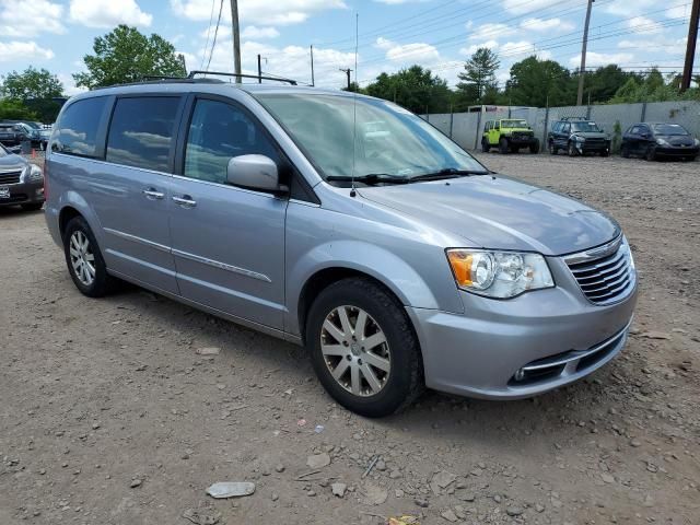 2016 Chrysler Town & Country Touring