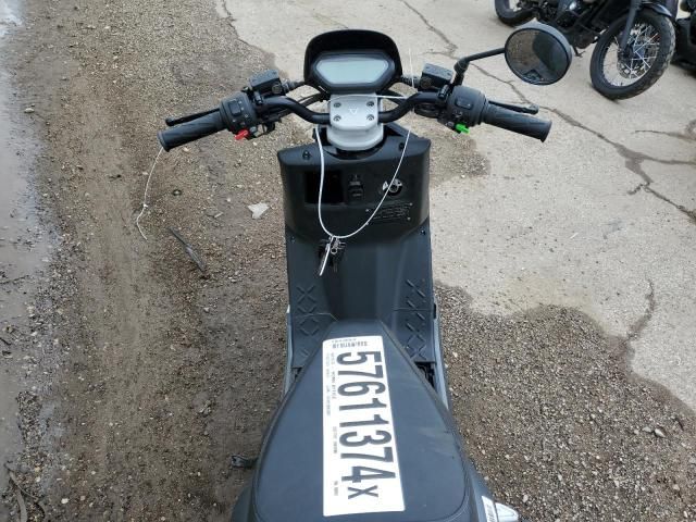 2022 Genuine Scooter Co. Scooter