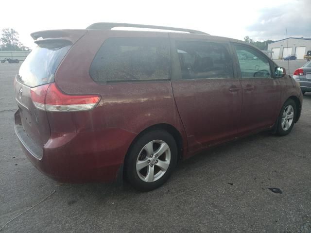 2011 Toyota Sienna LE