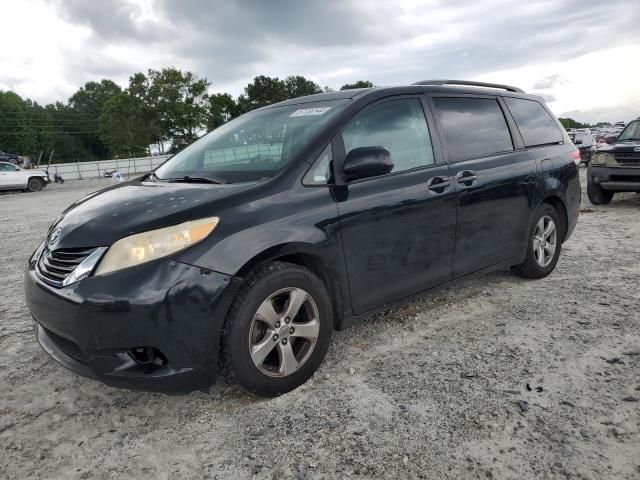 2011 Toyota Sienna LE