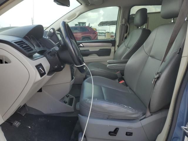 2012 Volkswagen Routan SE