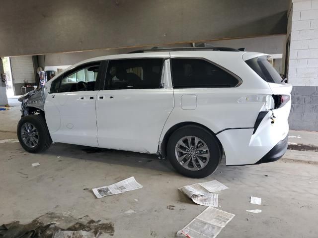 2024 Toyota Sienna XLE