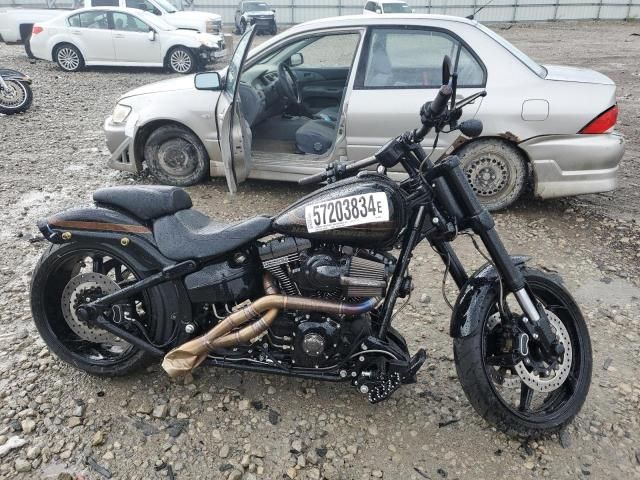 2017 Harley-Davidson Fxse