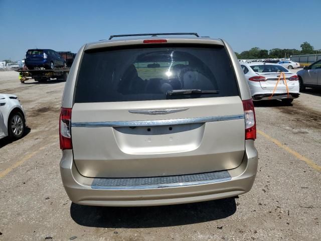 2013 Chrysler Town & Country Touring