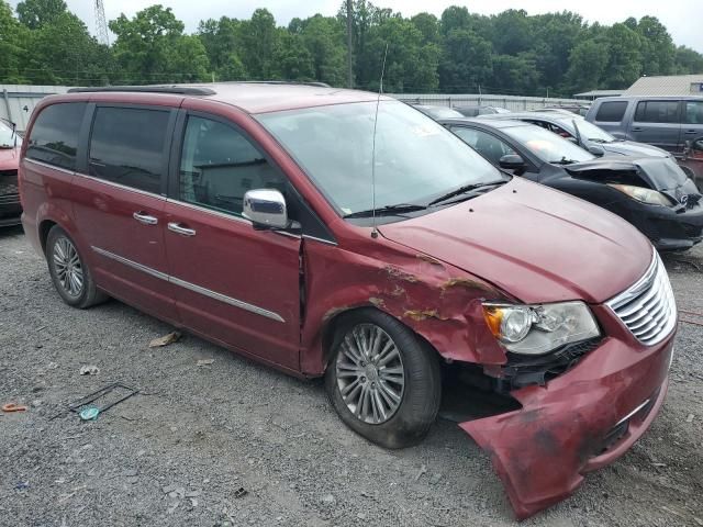 2014 Chrysler Town & Country Touring L