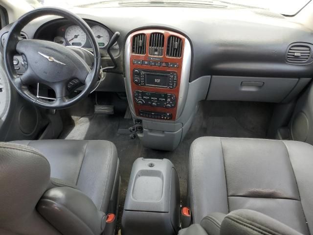 2005 Chrysler Town & Country Limited