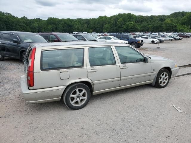 2000 Volvo V70 Base