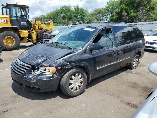 2005 Chrysler Town & Country Touring