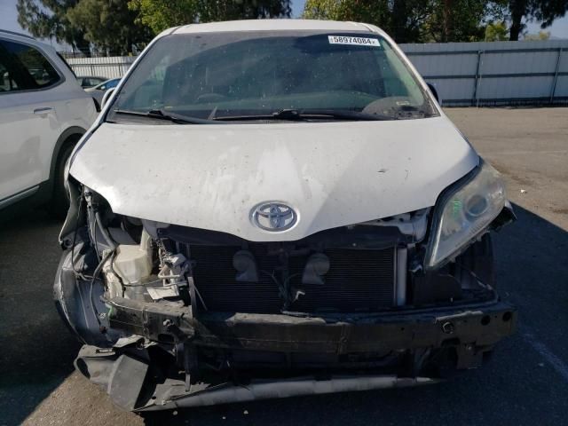 2015 Toyota Sienna LE