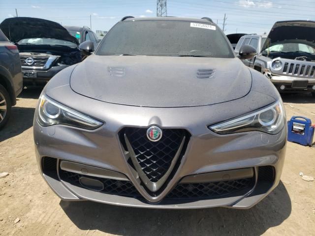 2022 Alfa Romeo Stelvio Quadrifoglio